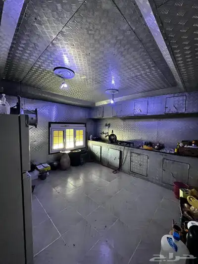 غرفة شرائح شبه جديدة 21متر index