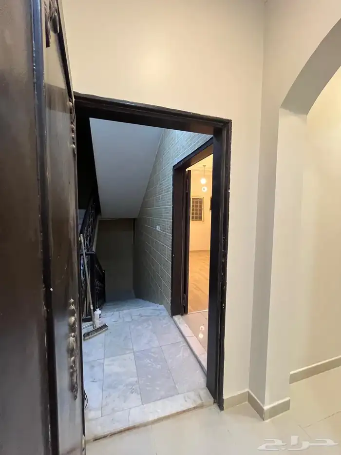 شقه للايجار بظهرة لبن 0