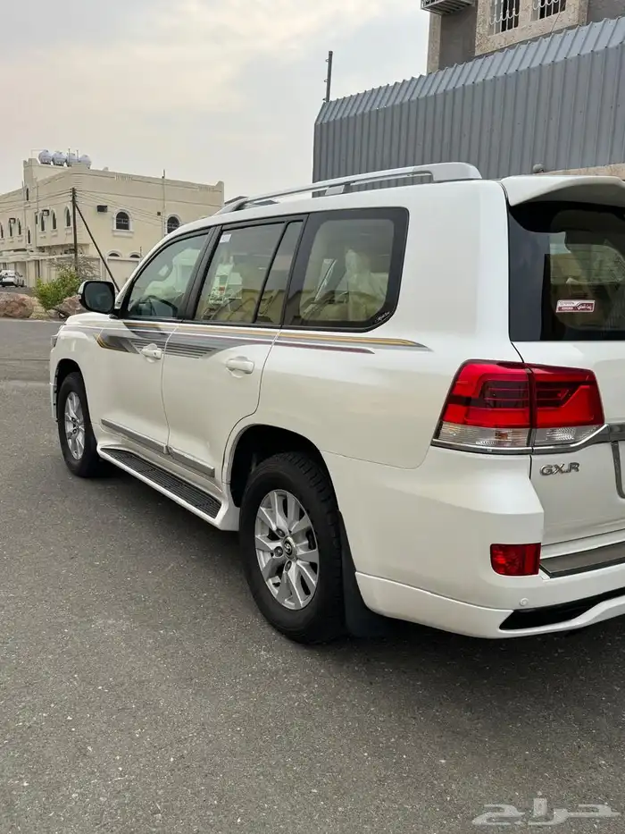 جيب لاندكروزر 3