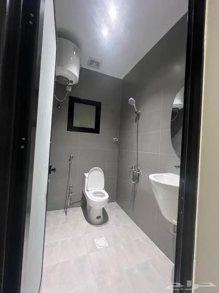 للإيجار شقه في حي الشبيلي مكيفات راكبه ومطبخ 12