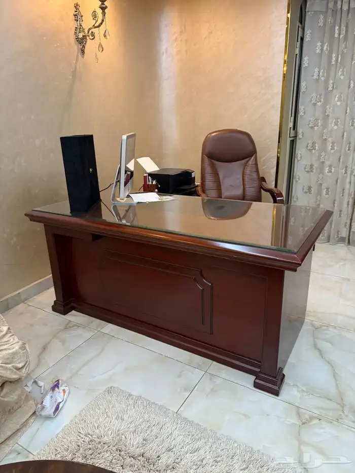 مكتب فخم مع كرسي دوار جلد من الصبان 0