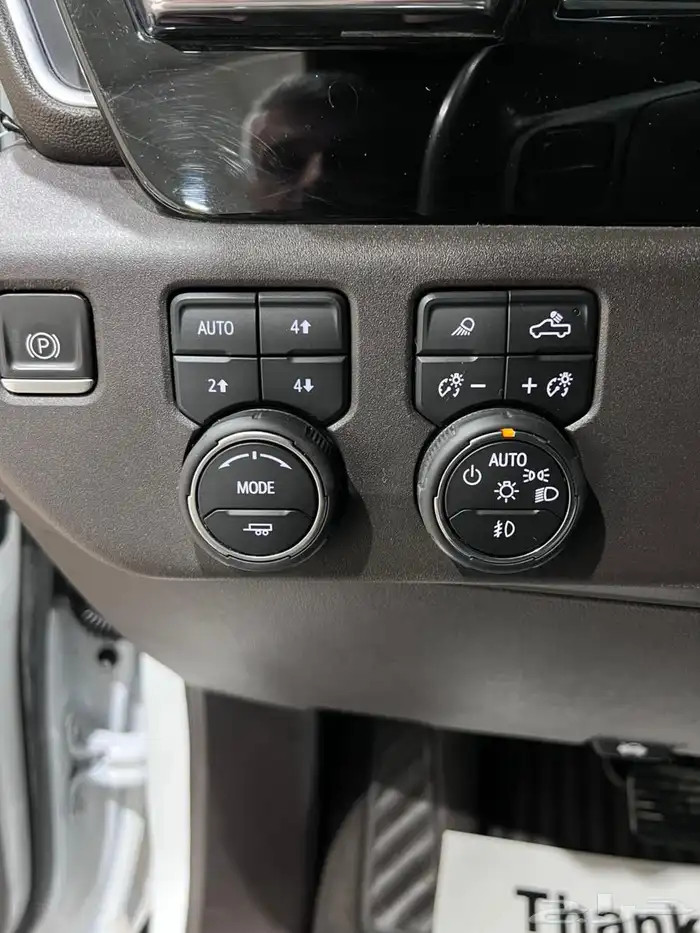 شيفروليه سيلفرادو موديل 2023 17