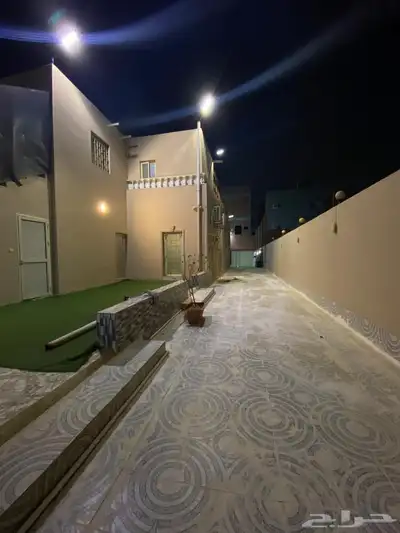 استراحه مميزه بمخطط الرياض 900 متر مع ملعب كره ومباني index