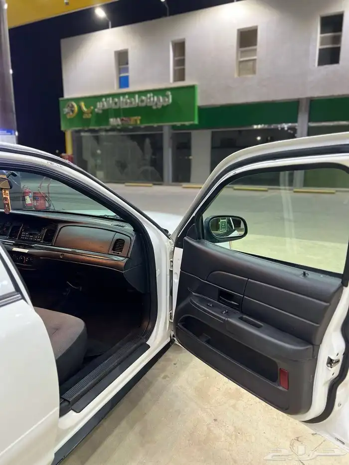 فورد بوليسي فدرالي 2007 مخزن ماشي 56 الف فقط شرط 28