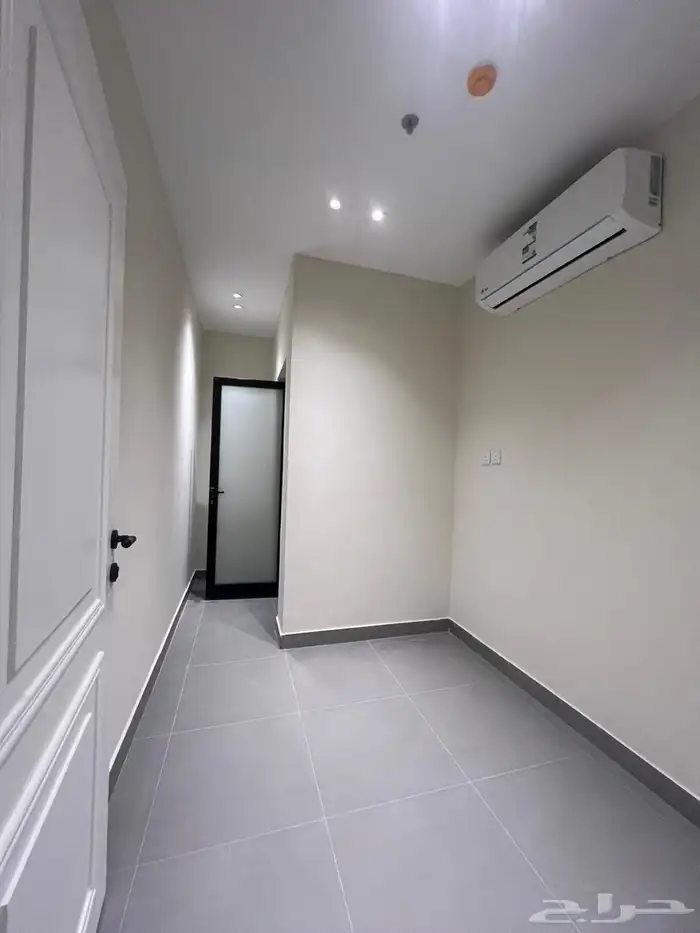للإيجار شقه في حي الشبيلي مكيفات راكبه ومطبخ 11