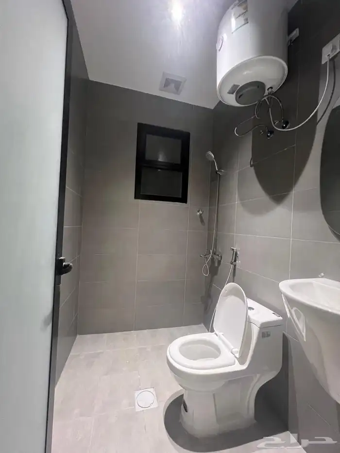 للإيجار شقه في حي الشبيلي مكيفات راكبه ومطبخ 15