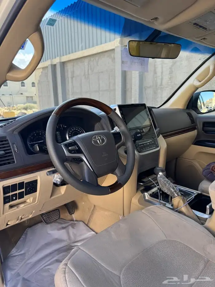 جيب لاندكروزر 10