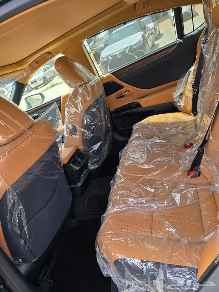لكزس ES 350. ألساير DD أسود 2025 بالكاش والاقصاد 10