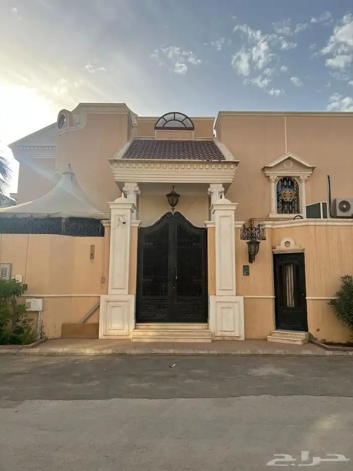 فيلا فاخرة 625م في حي الخزامى 0