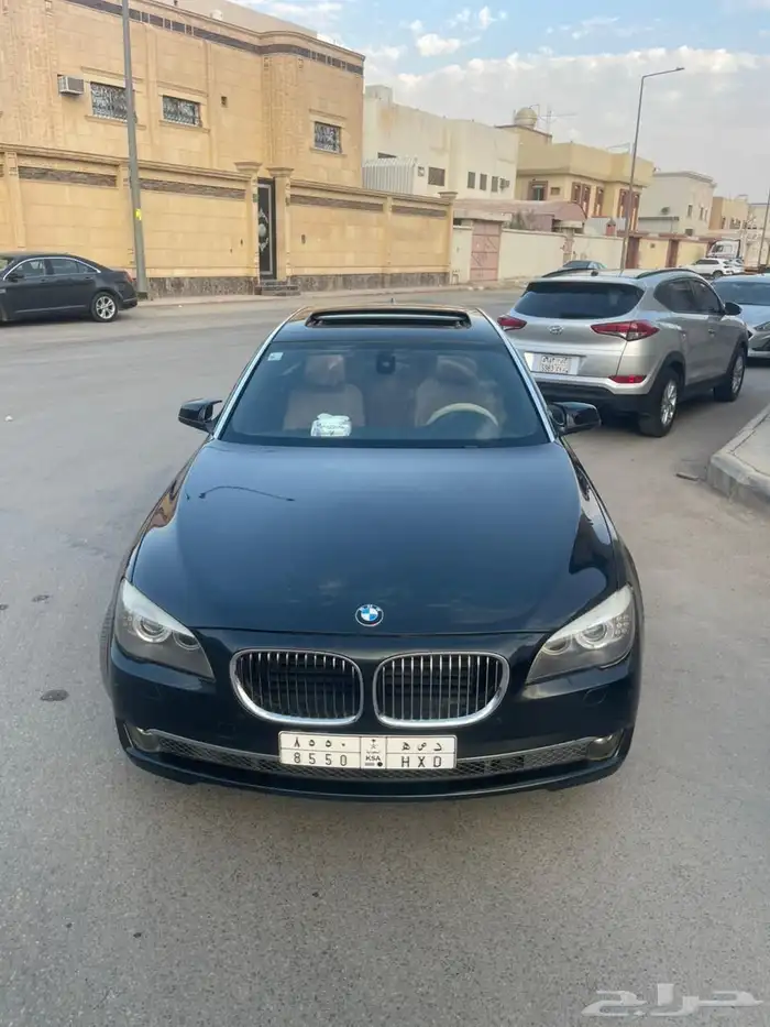 للبيع بالنقداوالتقصيد بي ام دبليو موديل2011 6