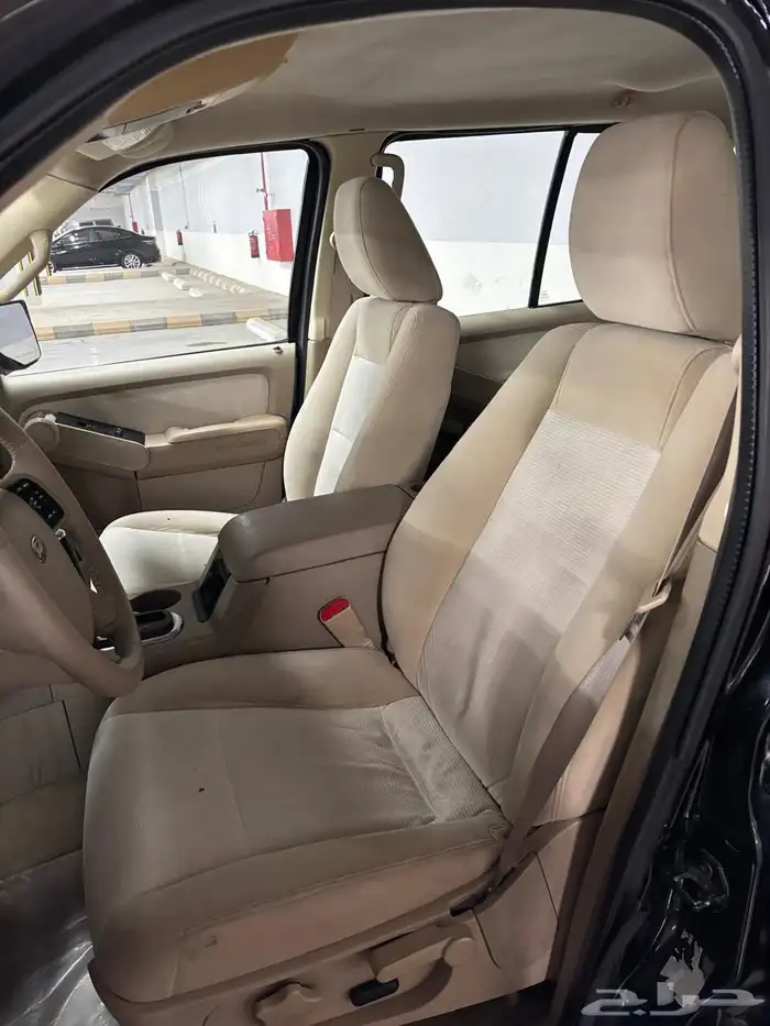 للبيع اكسبلورر 2010 اسود 28