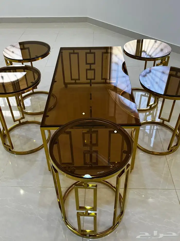 طاوله مع خدمه 1