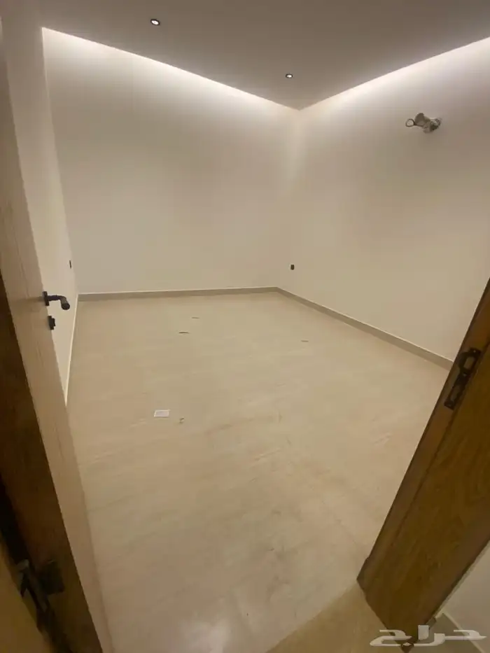 شقق للبيع في حي الامير محمد بن سعود 0