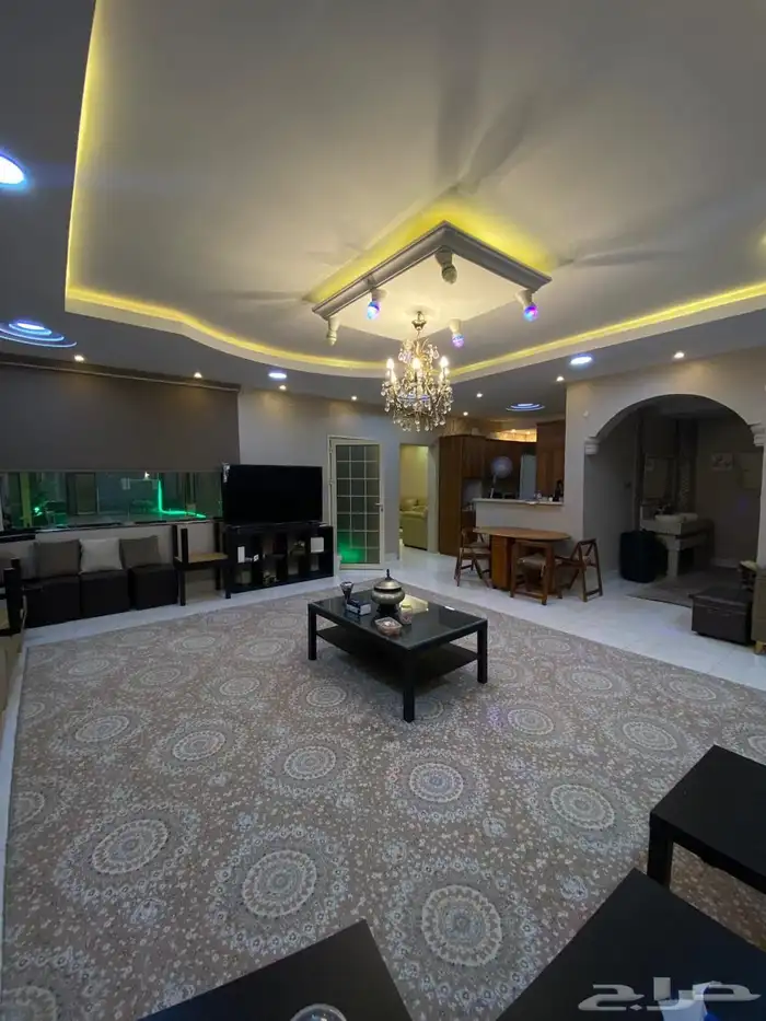 استراحه مميزه بمخطط الرياض 900 متر مع ملعب كره ومباني 5