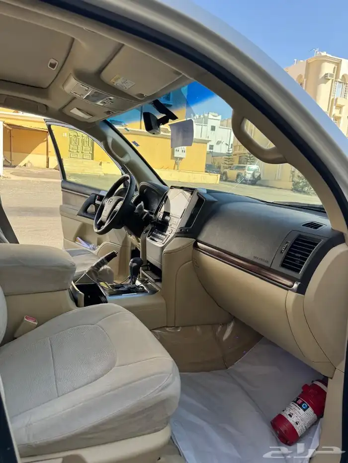 جيب لاندكروزر 14