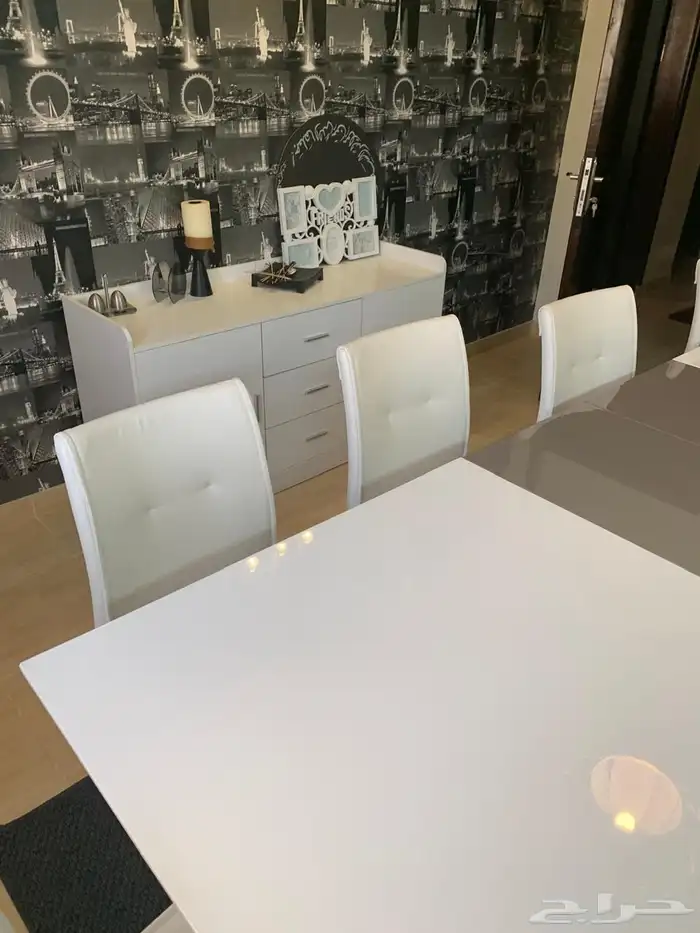 طاولة طعام 1