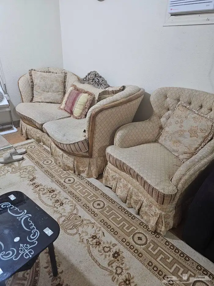 طقمين كنب للبيع 3