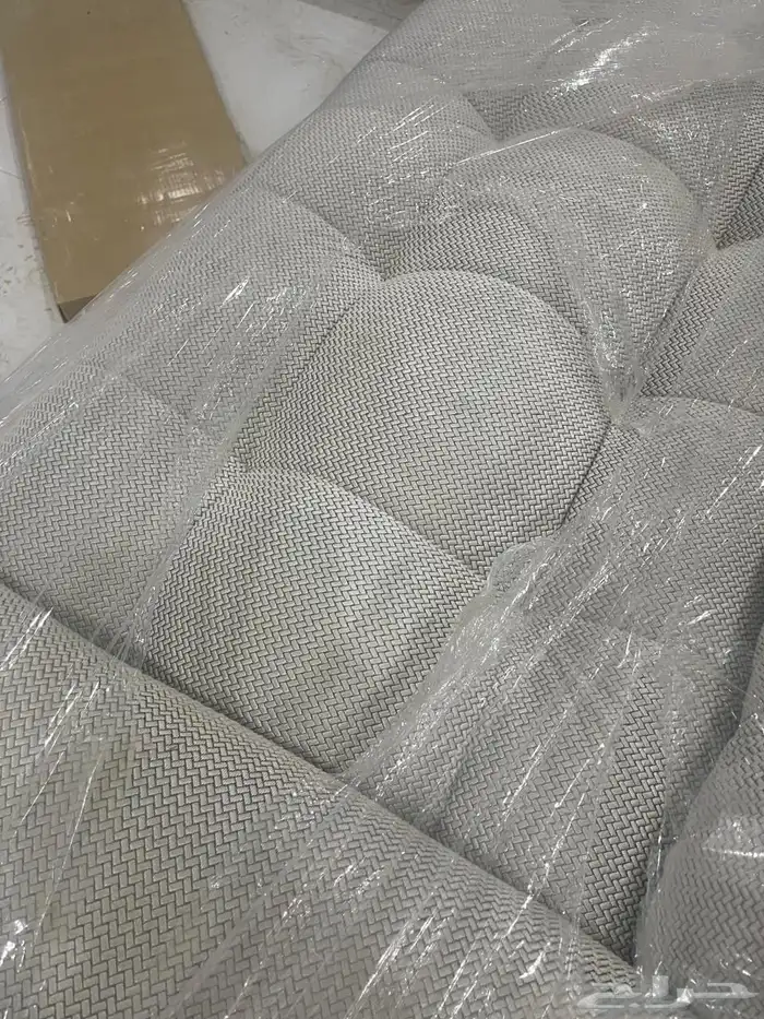 للبيع كنب مريح جديد 0