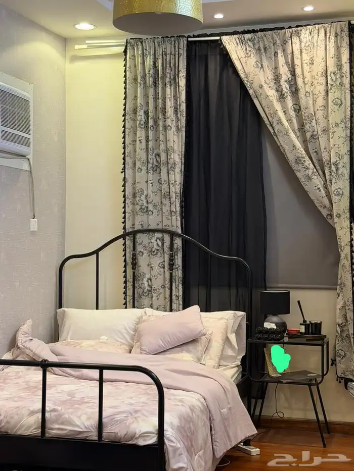 اثاث غرفة نوم ومكيف شباك 0