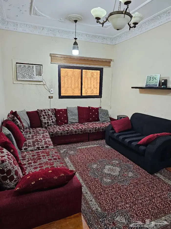 طقمين كنب للبيع 0