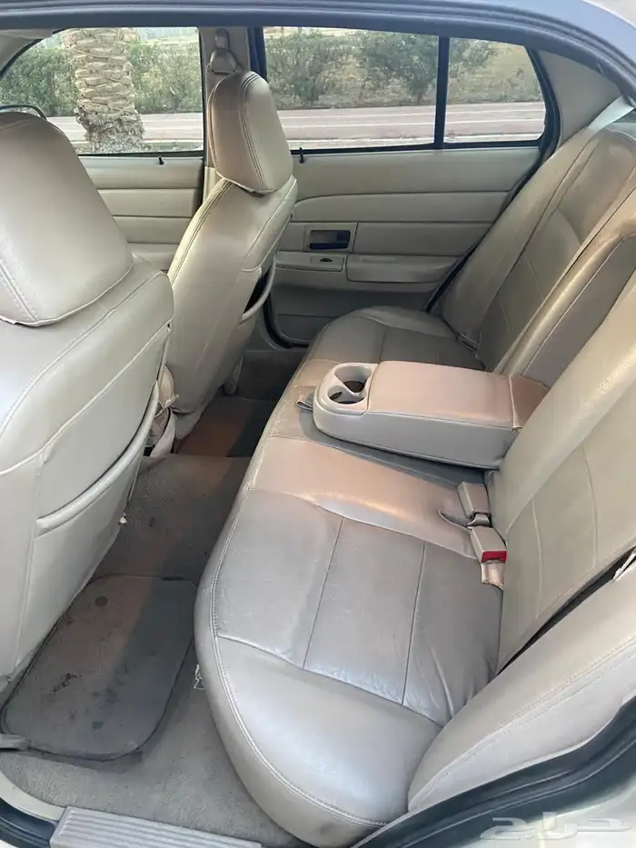 للبيع فورد فكتوريا 2008 7