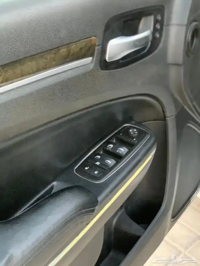 للبيع كرايسلر C300 2012 نظيف جدا 15
