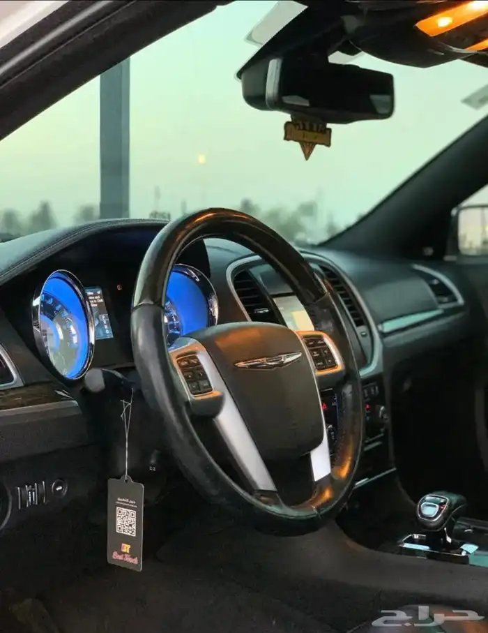 للبيع كرايسلر C300 2012 نظيف جدا 10