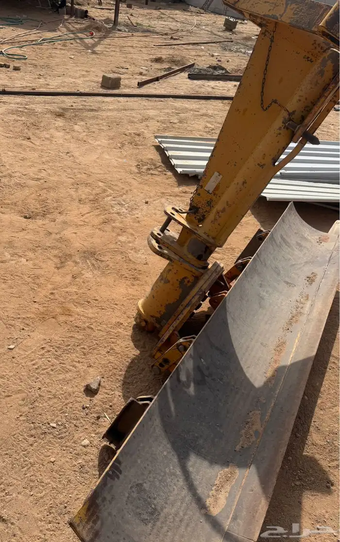 حراثه فيات شبه جديده الجميح مع ملحقاتها 4