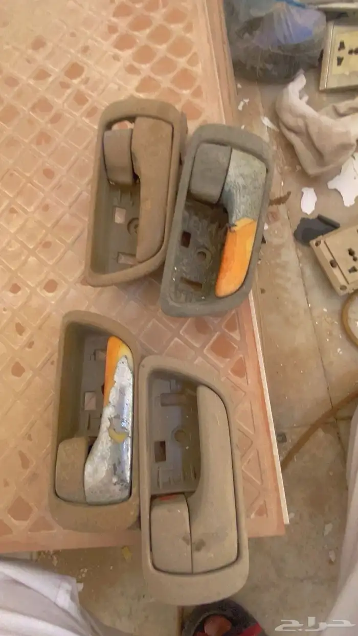 للبيع إسطبات كامري 2006 3