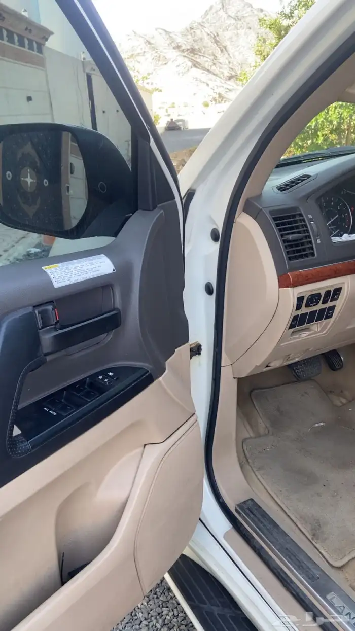 لاندكروزر 12