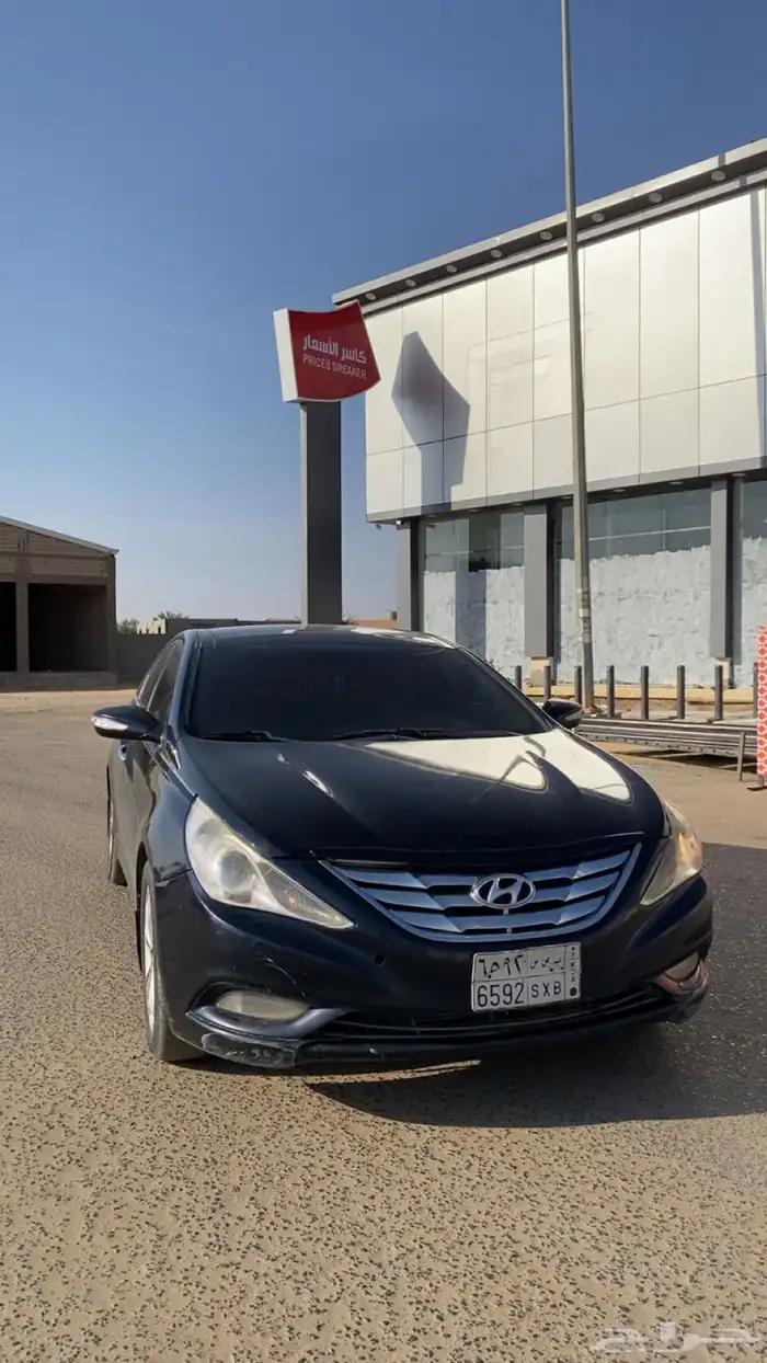 للبدل ب لاند كروزر او هيلكس غمارتين 1