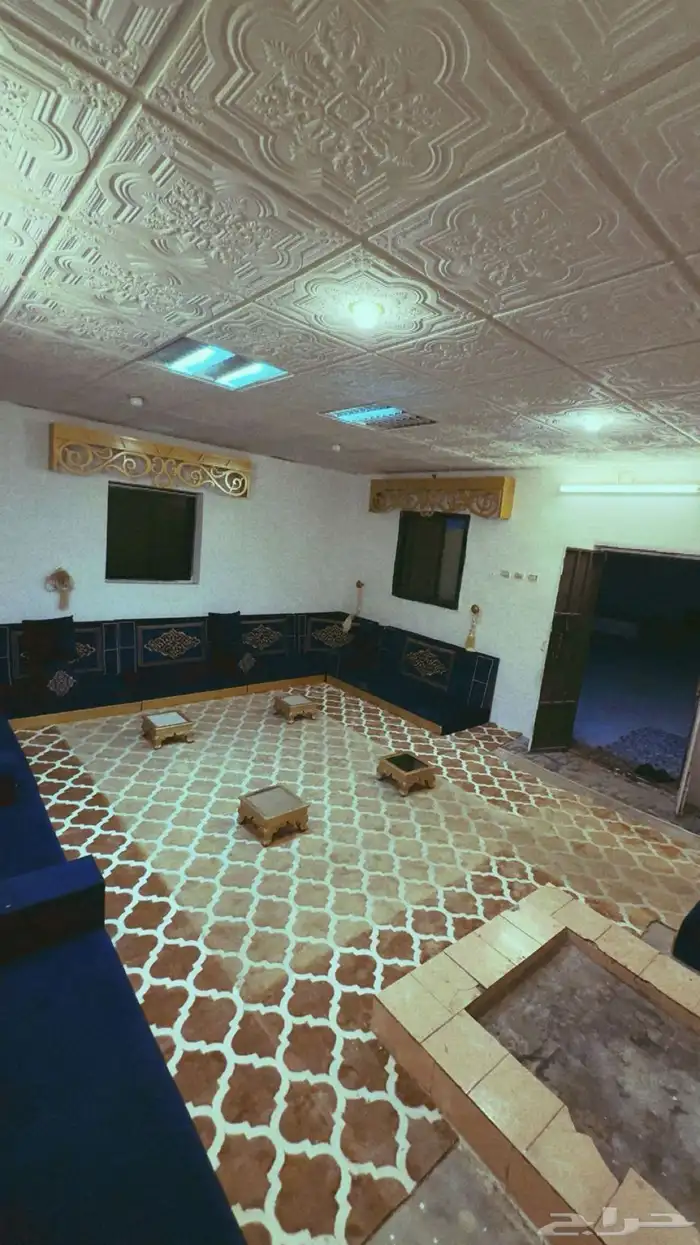 كنب شبه جديد مع ستارتين ومراكي 5 0