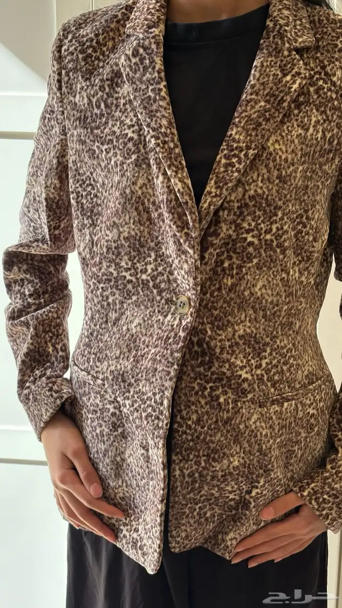 ملابس وجزم للبيع بالكامل 20