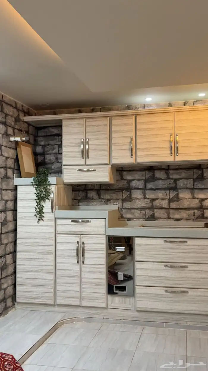 مطبخ شبه جديد 1