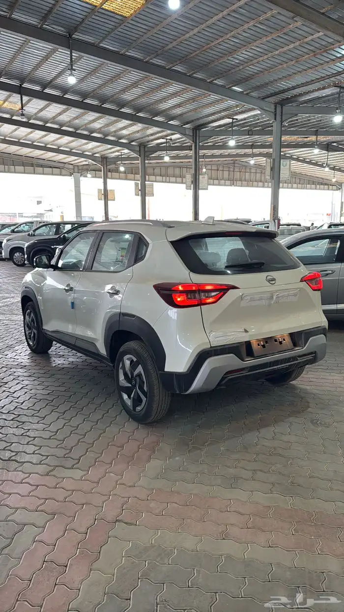 نيسان ماجنيت فئة الستاندر بنزين 2025 3