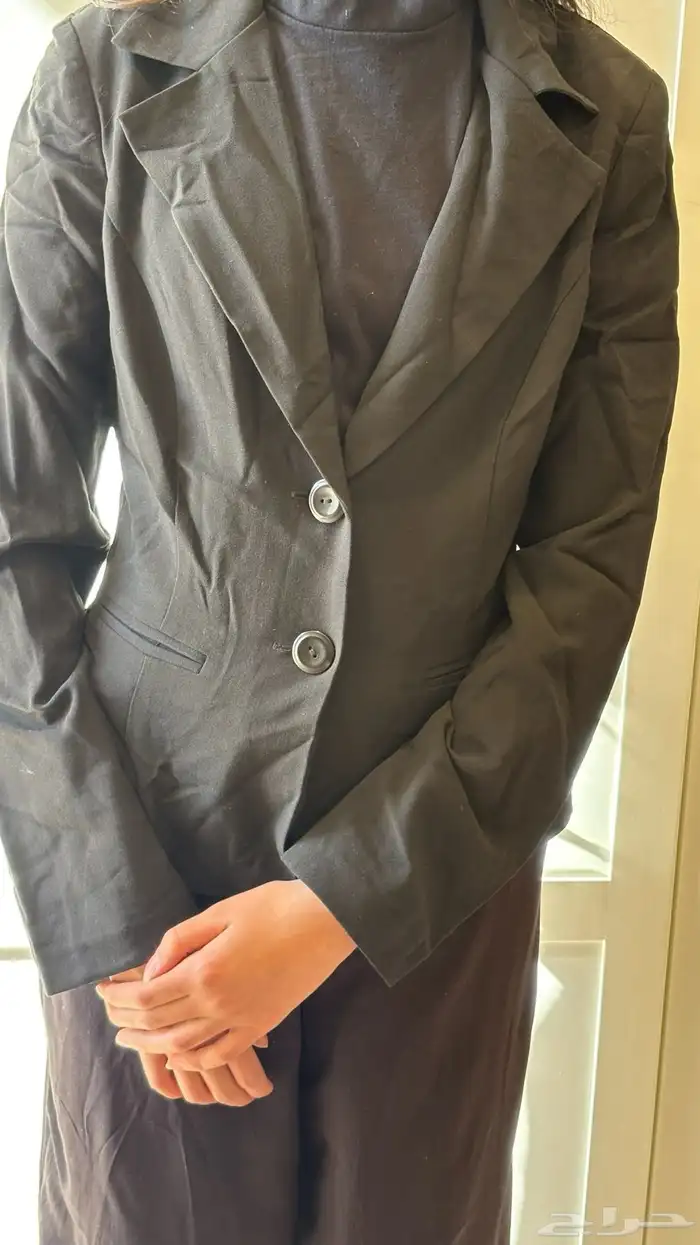 ملابس وجزم للبيع بالكامل 19