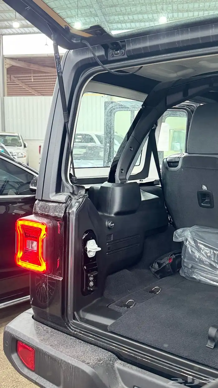 جيب رانجلر 2025 11