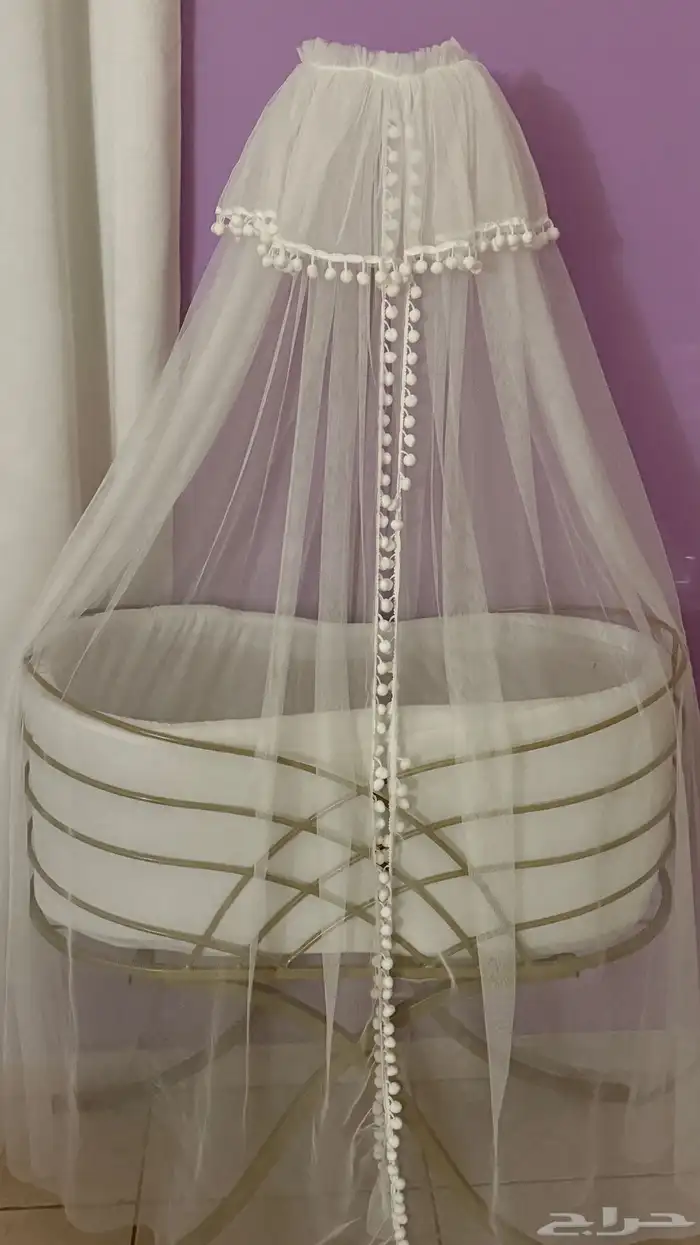 سرير مواليد نظيفه خاليه من اي عيوب مع الكرتون. 2