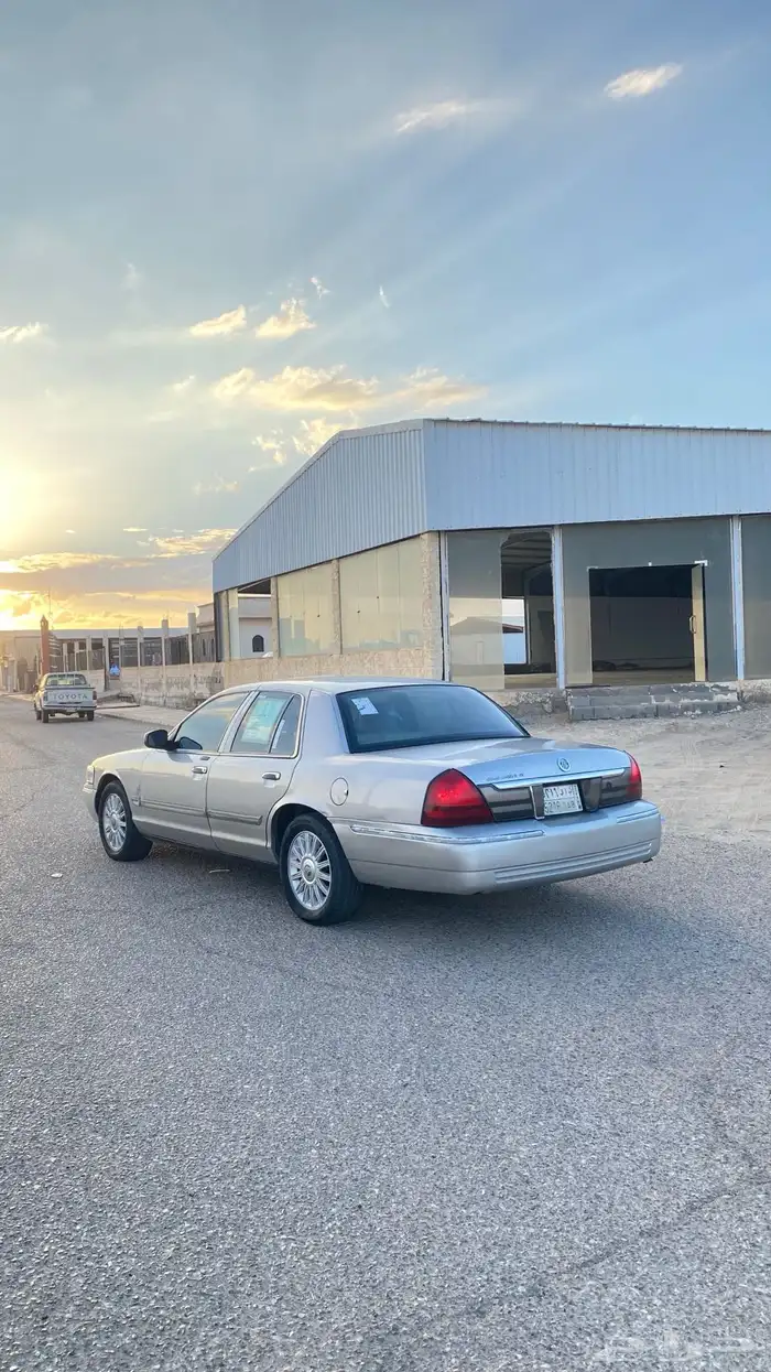 فورد جراند ماركيز 2010 1