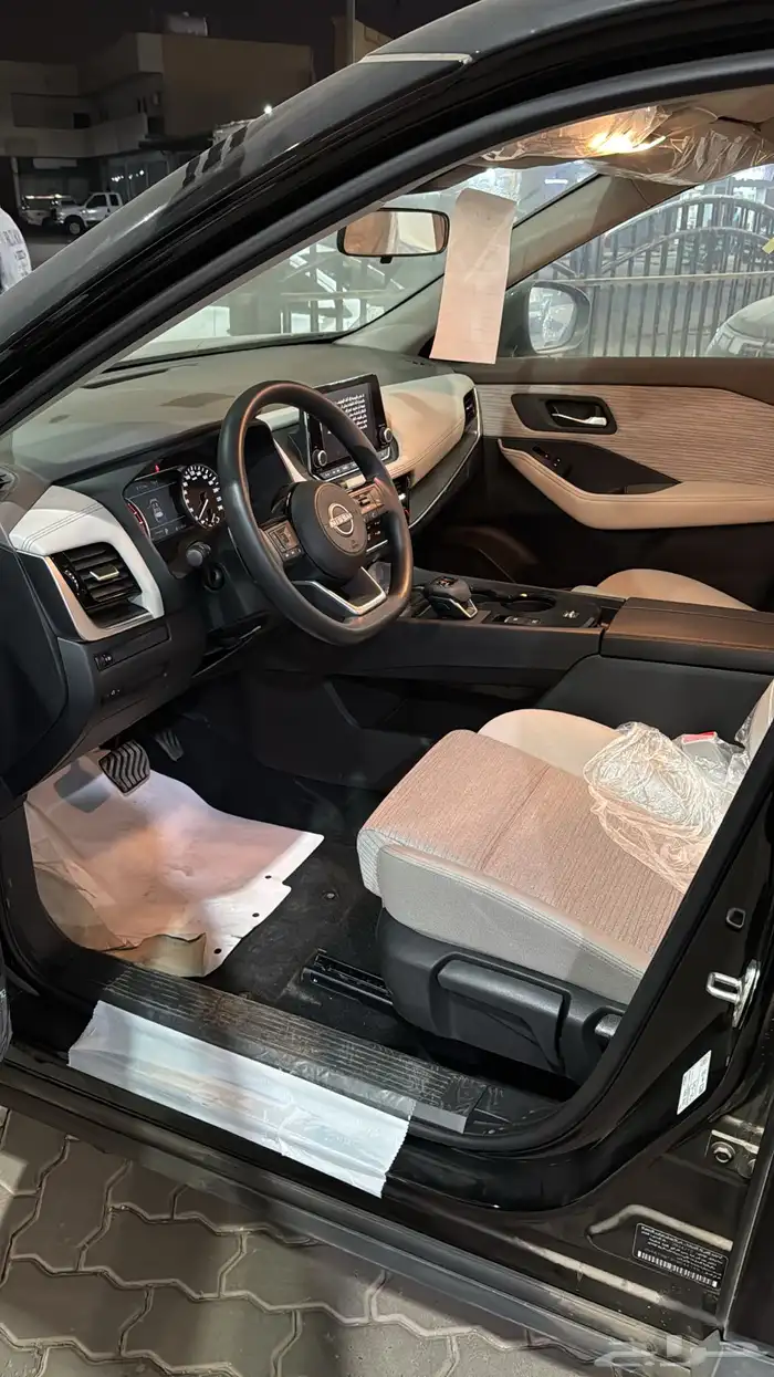 نيسان اكس تريل ستاندر 5 ركاب بدون دبل 2025 7