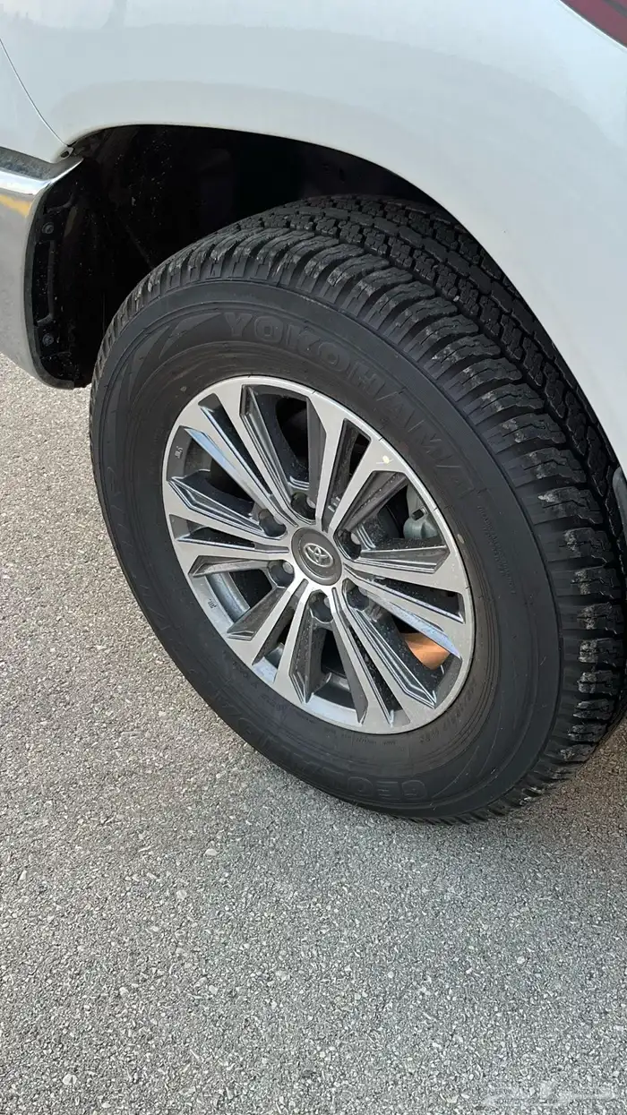 تويوتا هايلوكس غمارتين بنزين 4x4 فل كامل S-GLX 2025 5