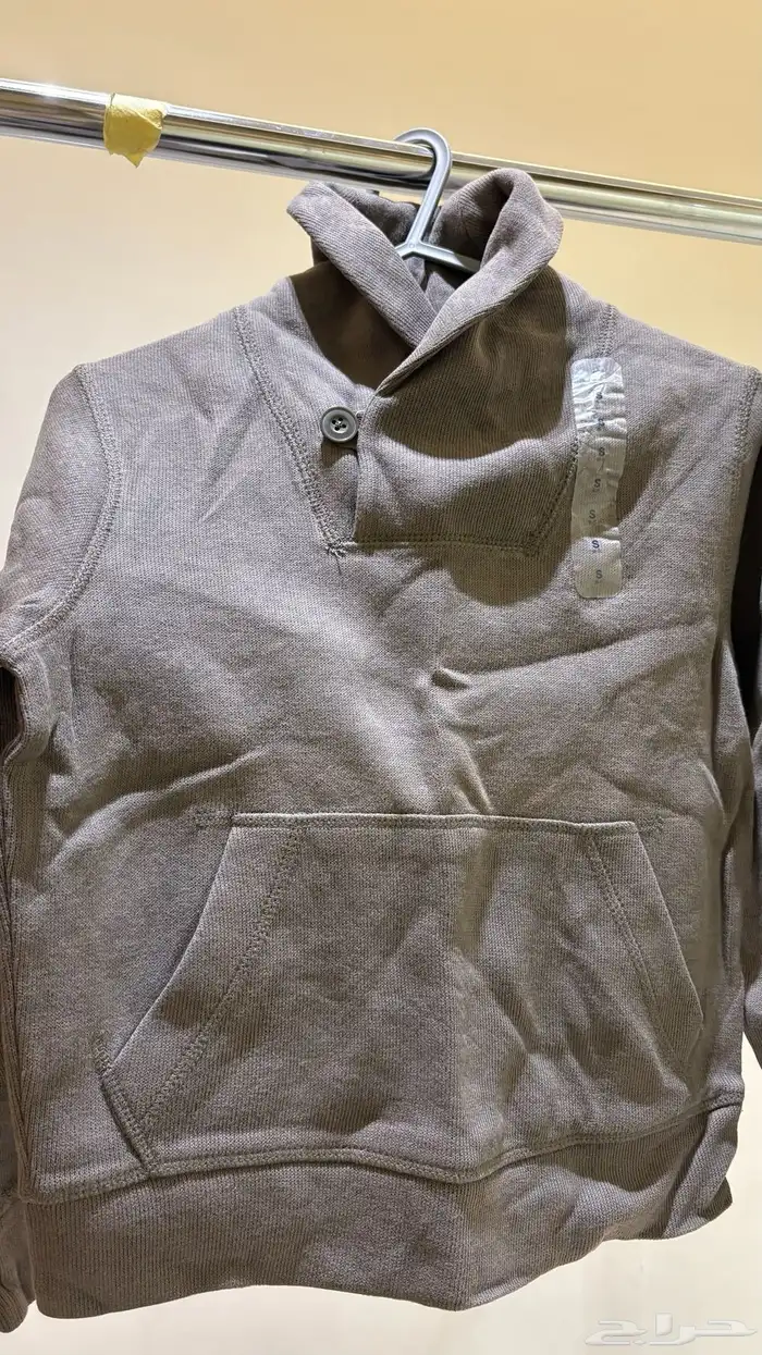 ملابس وجزم للبيع بالكامل 14