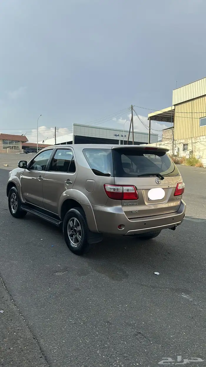 فورشنر 2011 ذهبي للبيع 1