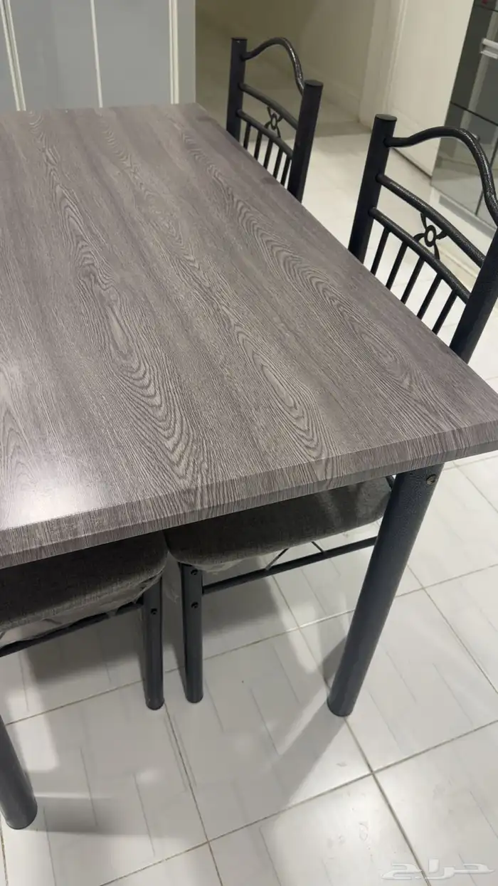 طاولة مطبخ مع أربع كراسي أخت الجديده 1