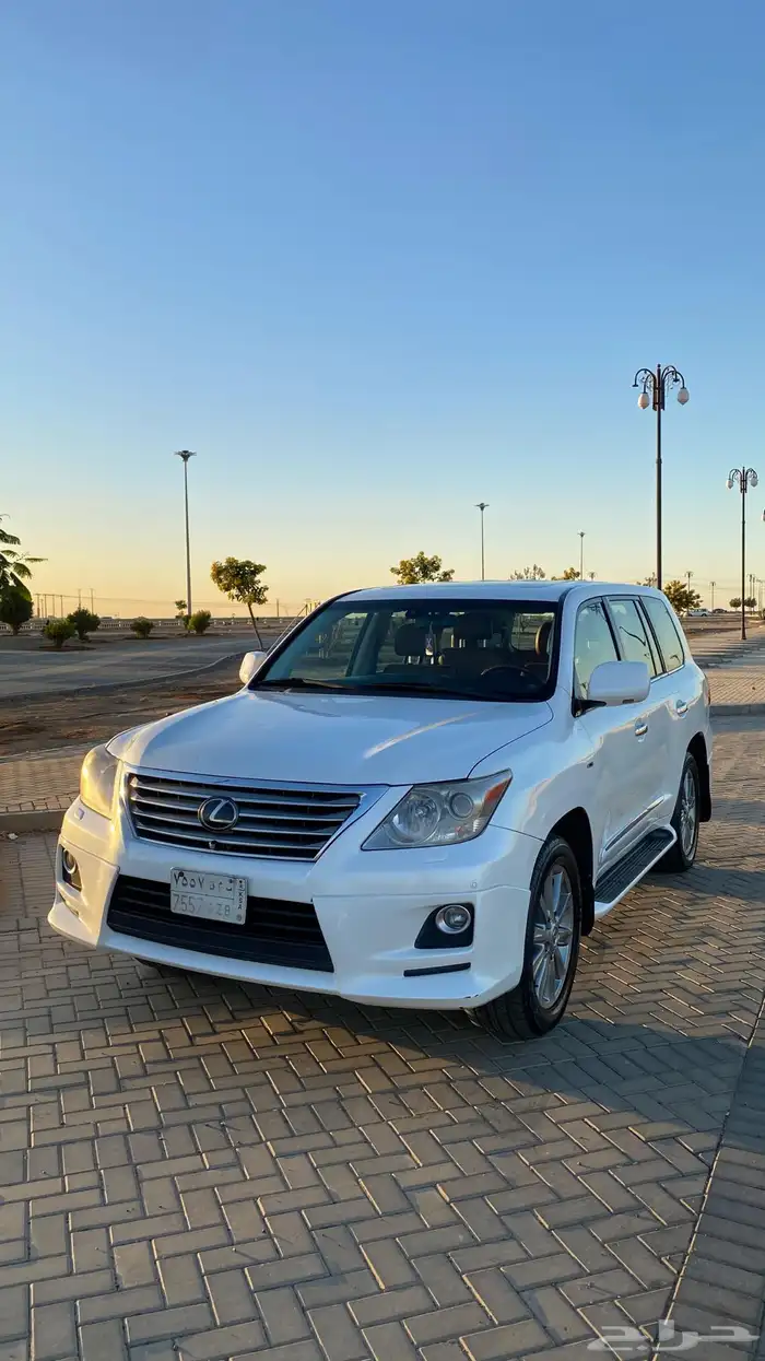 لكزس 2011 سعودي فل كامل 3