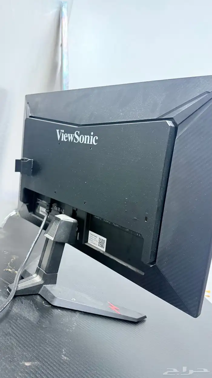 تلفزيون وطاوله 0