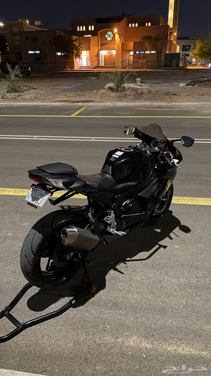 ريس سزوكي موديل 2015 مقاس 750 3