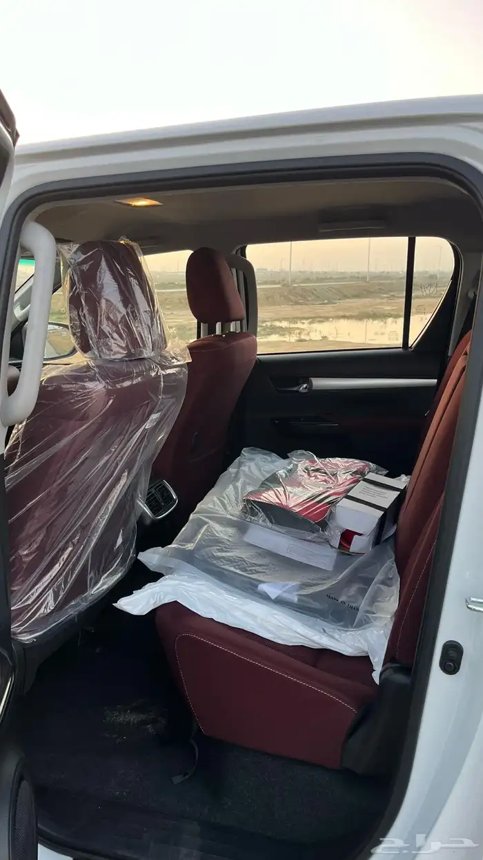 تويوتا هايلوكس غمارتين بنزين 4x4 فل كامل S-GLX 2025 4