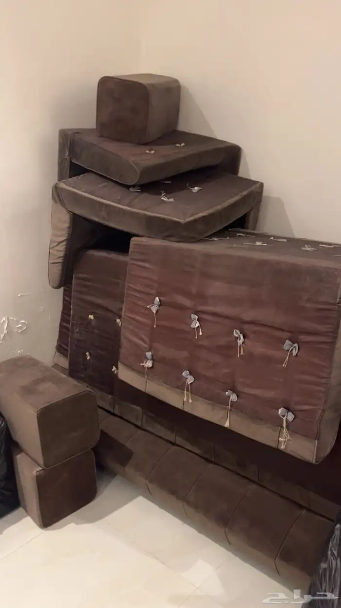 ثلاجه للبيع شبه جديد استعمال شهر. مع كنت وسفنج غرفه نوم 0