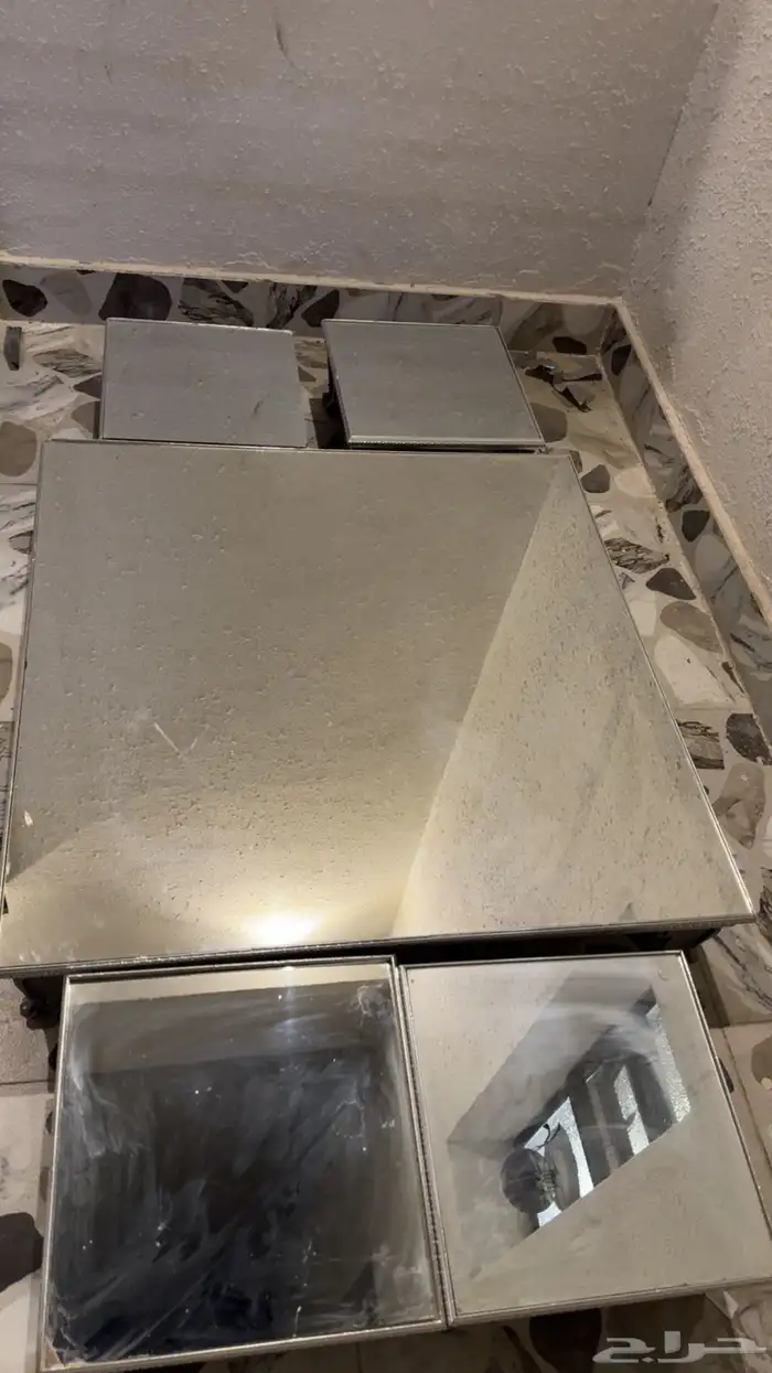 طاولة ارضي مع ستاند مناشف للبيع ب90 2